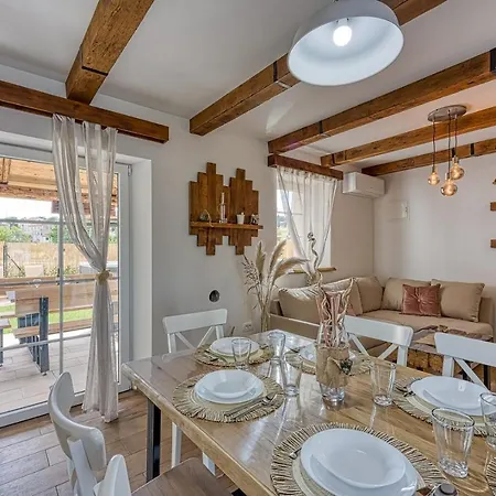 Casa Darel With Whirlpool Ferienhaus
