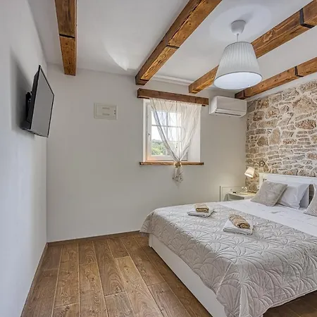 Ferienhaus Casa Darel With Whirlpool Vižinada