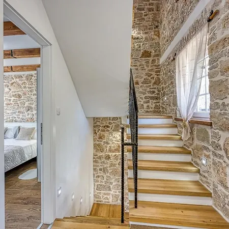 Casa Darel With Whirlpool بيت للعطل