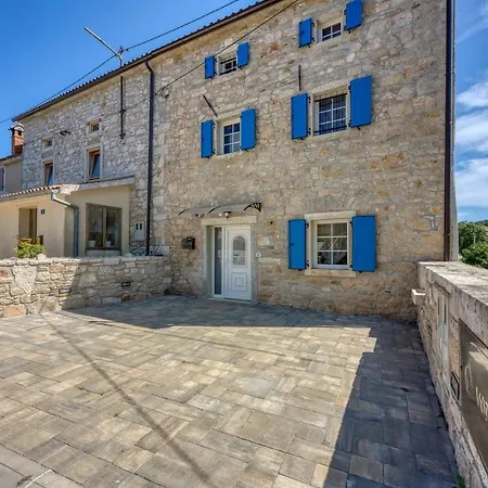 Casa vacanze Casa Darel With Whirlpool *