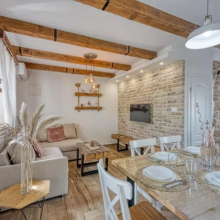 Casa Darel With Whirlpool بيت للعطل Vižinada